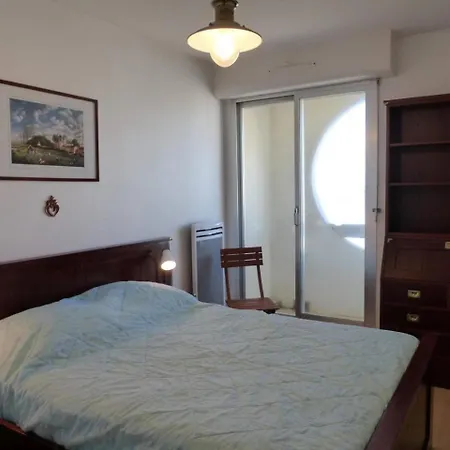 Sg020-285 2 Pieces 4 Couchages Gilles Croix De Vie *